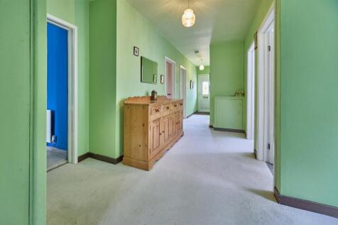 L Shaped Entrance Hallway