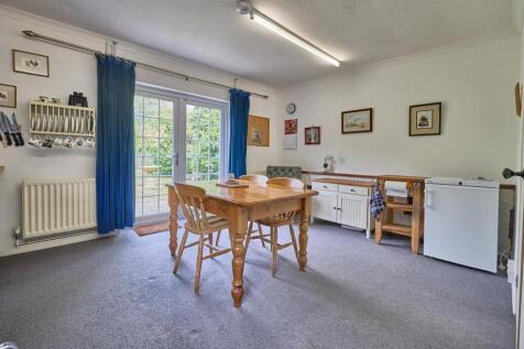 59 Lychgate Lane BB 9.jpg