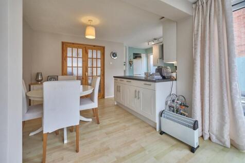 Living/Dining Area