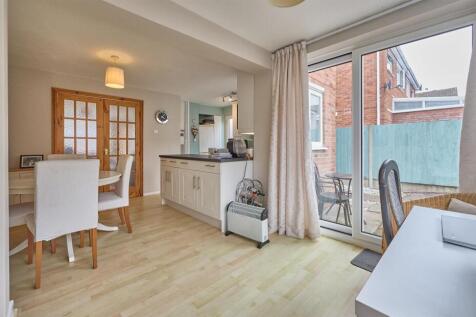 Living/Dining Area