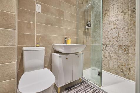 Ensuite Shower room