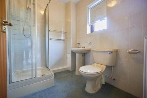 Shower room to front