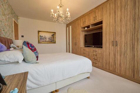 Bedroom one to Front