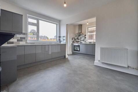 Refitted Open Plan Dining/Kitchen to Rear