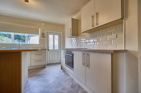 Kitchen diner to rear