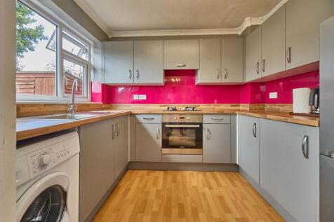 Refitted Kitchen to Rear