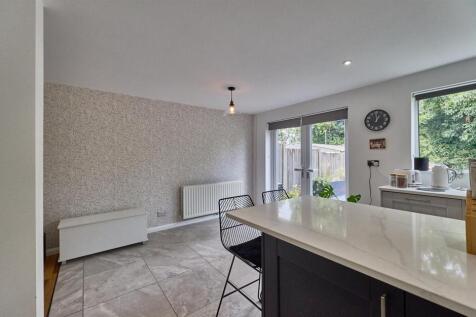 8 Borrowdale Close ES 9.jpg