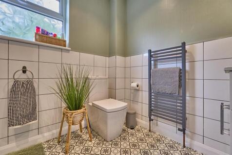 Family Shower Room