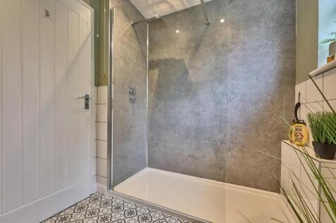 Family Shower Room