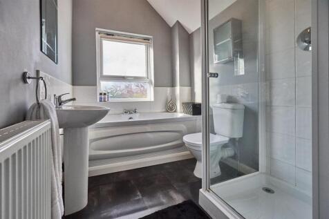 Bathroom to Rear
