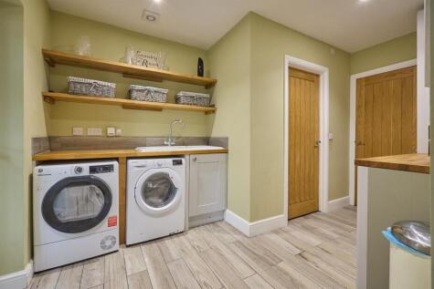 Utility room to side