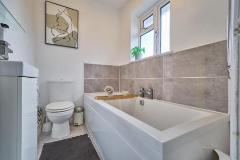 En Suite Bathroom