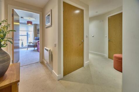 Number 33 Entrance Hallway