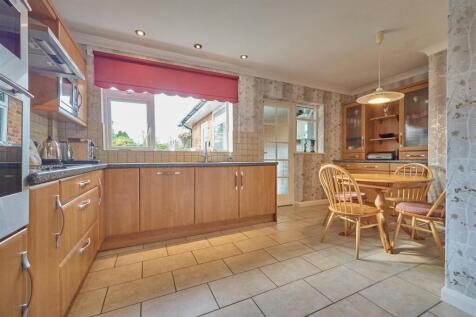 Kitchen/Dining to Rear