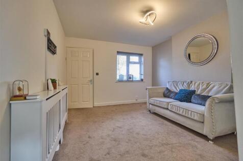 Lounge to Front
