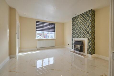Lounge to Front