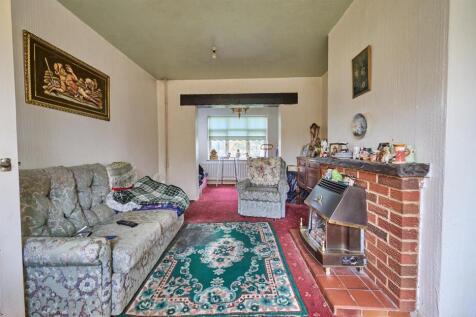 Lounge/Dining Room to Front