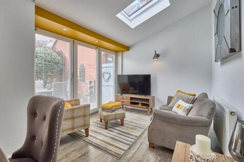 Refitted Open Plan Living/Dining/Kitchen to Rear