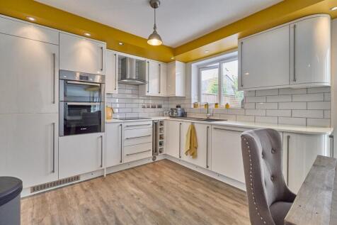 Refitted Open Plan Living/Dining/Kitchen to Rear
