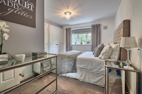 Front bedroom One