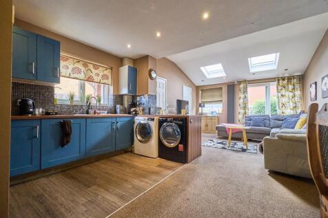 Cadle Close 1.jpg
