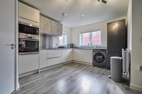 Fitted dining kitchen area to front