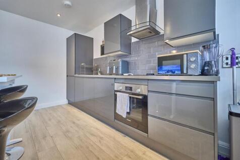 Living dining kitchen