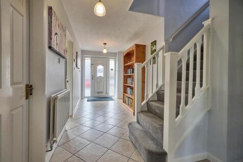 Spacious Entrance Hallway