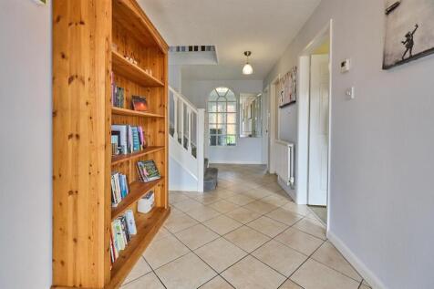 Spacious Entrance Hallway