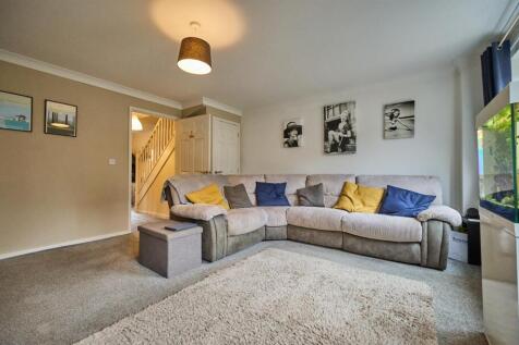 Lounge/Dining Area