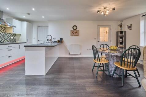 Rear Open Plan Living/Dining kitchen