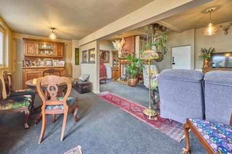 Extended Open Plan Lounge/Diner to rear