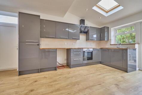 Refitted dining kitchen area to rear