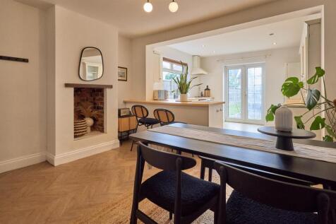 Newstead Avenue 8.jpg