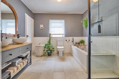 Newstead Avenue 3.jpg