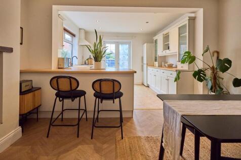 Newstead Avenue 9.jpg