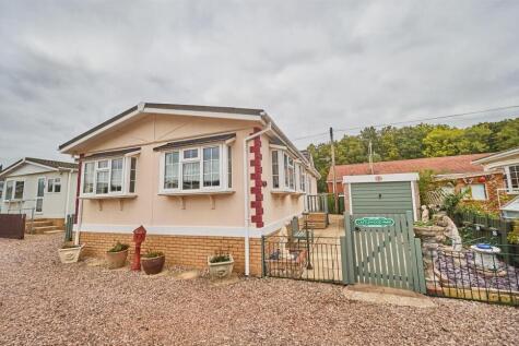 Castlewood Park 8.jpg