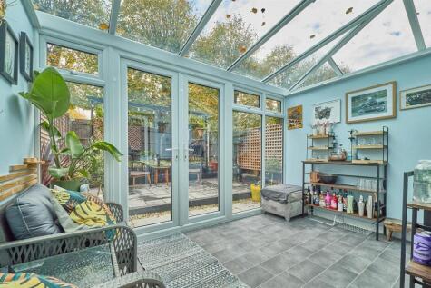 Conservatory to rear