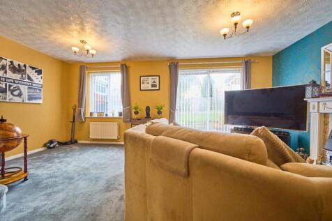 Living/Dining Area to Rear