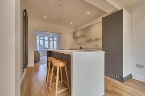 _Strathmore Rd  2.jpg