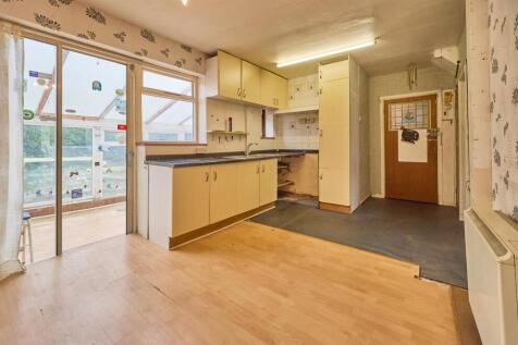 East Close, BB 16.jpg