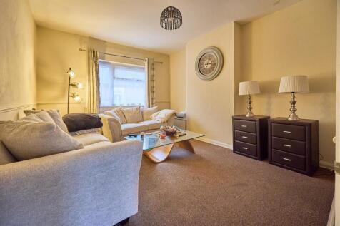 Lounge Dining room to rear