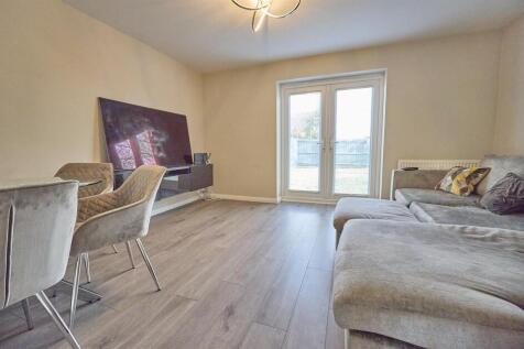 LOUNGE DINING ROOM TO REAR