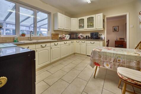 Fitted Dining Kitchen to Rear