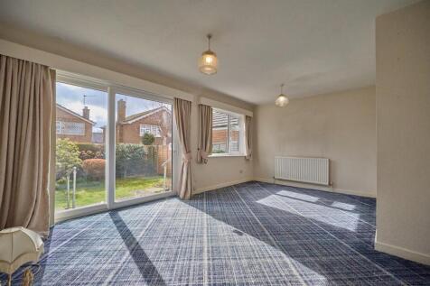Lounge Dining Room to Rear