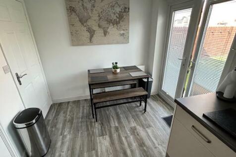 Dining Area.jpg