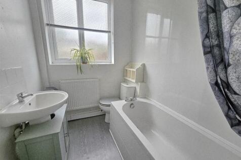 DOWNSTAIRS BATHROOM