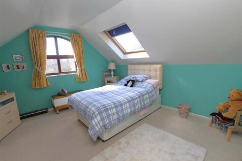 Bedroom 2.JPG