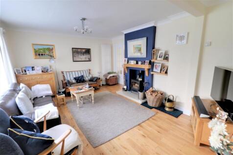 Living Room.jpg