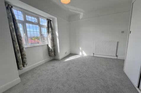 Bedroom2...jpg